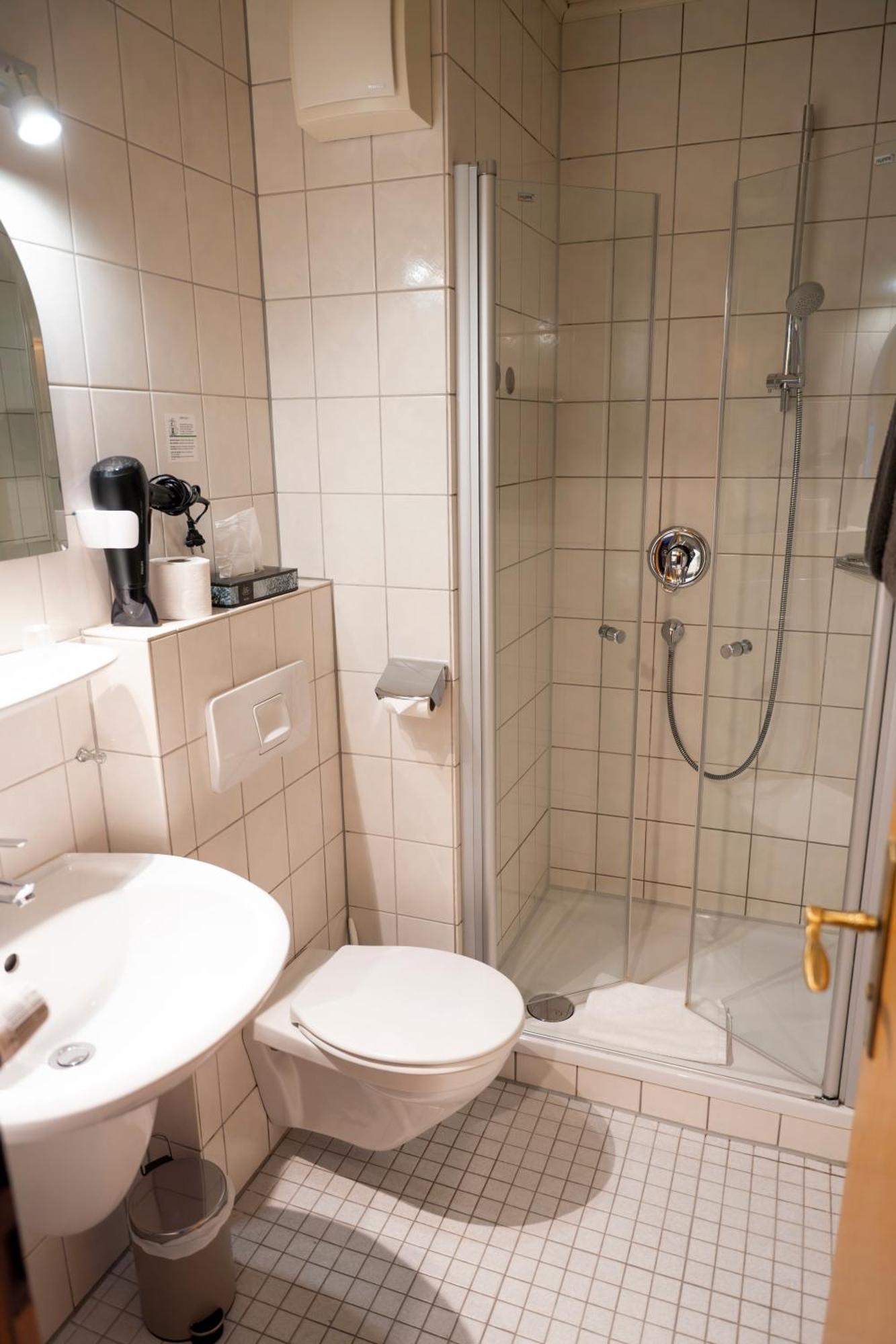 Hotel Guelser Weinstube Koblencja Zewnętrze zdjęcie
