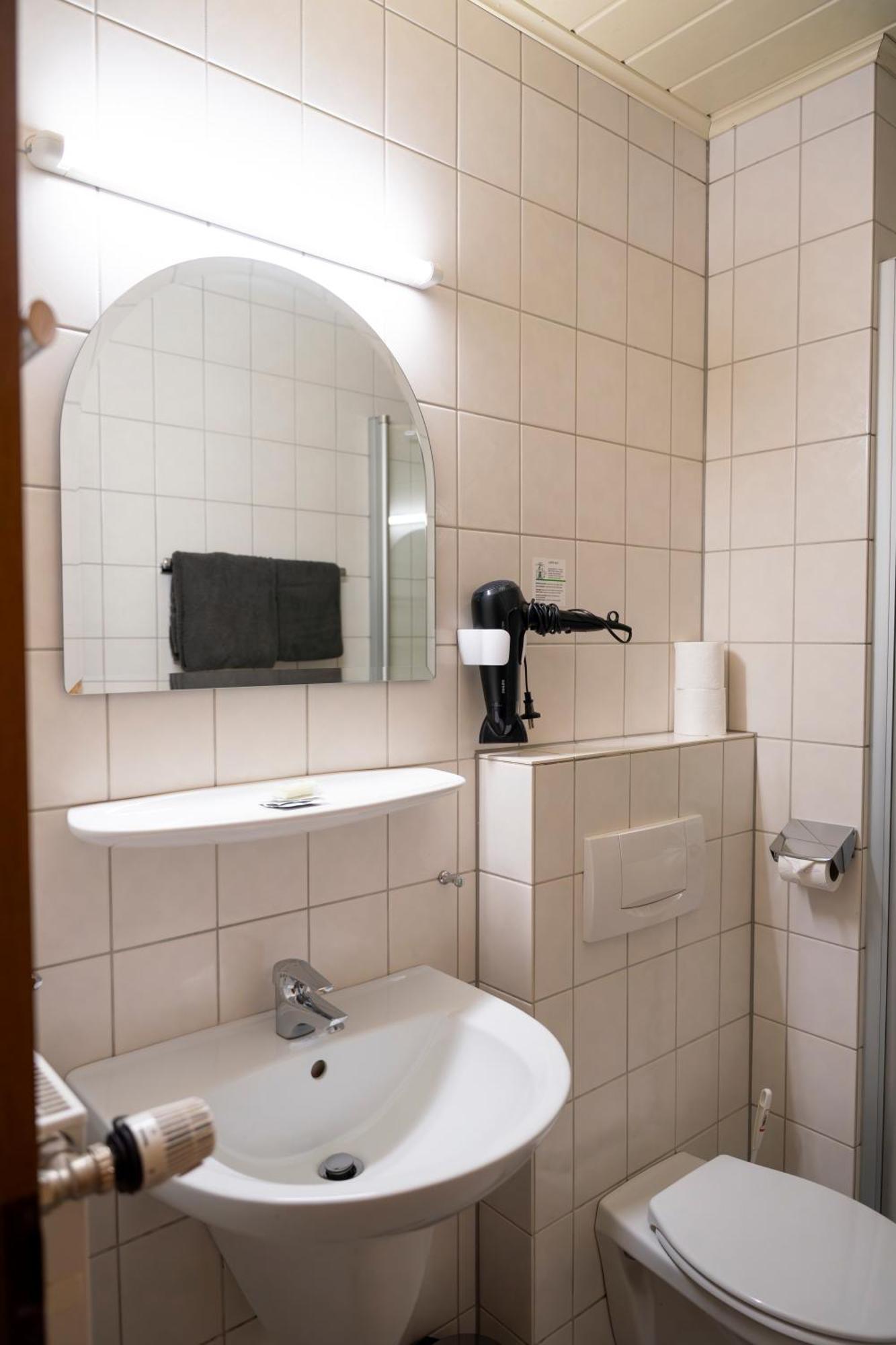 Hotel Guelser Weinstube Koblencja Zewnętrze zdjęcie