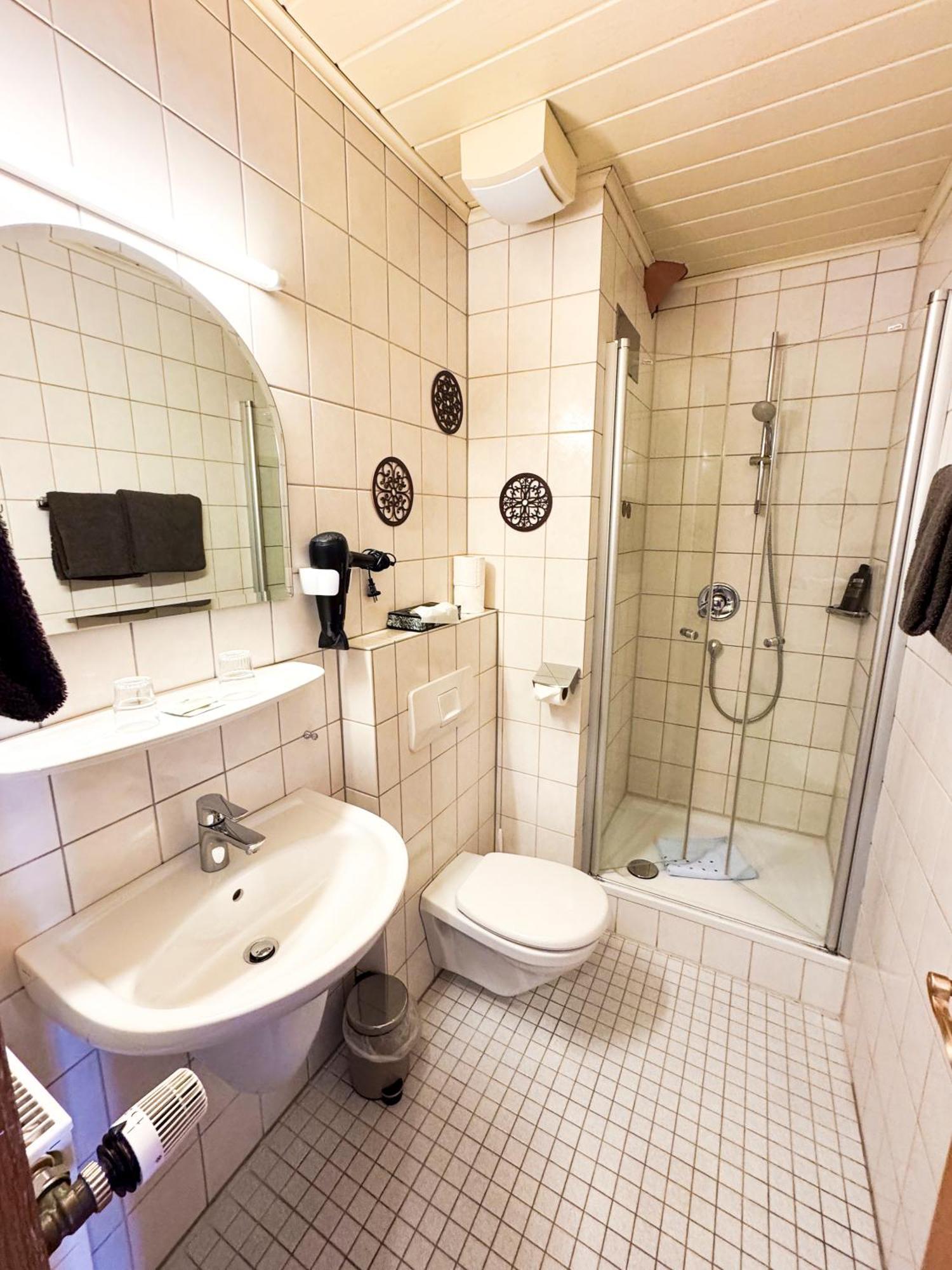 Hotel Guelser Weinstube Koblencja Zewnętrze zdjęcie